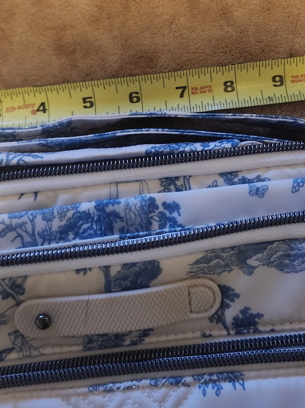 Lug Scoop SE Blue White Toile Quilted Crossbody Bag Multi Pocket Travel NWOT - Picture 14 of 14